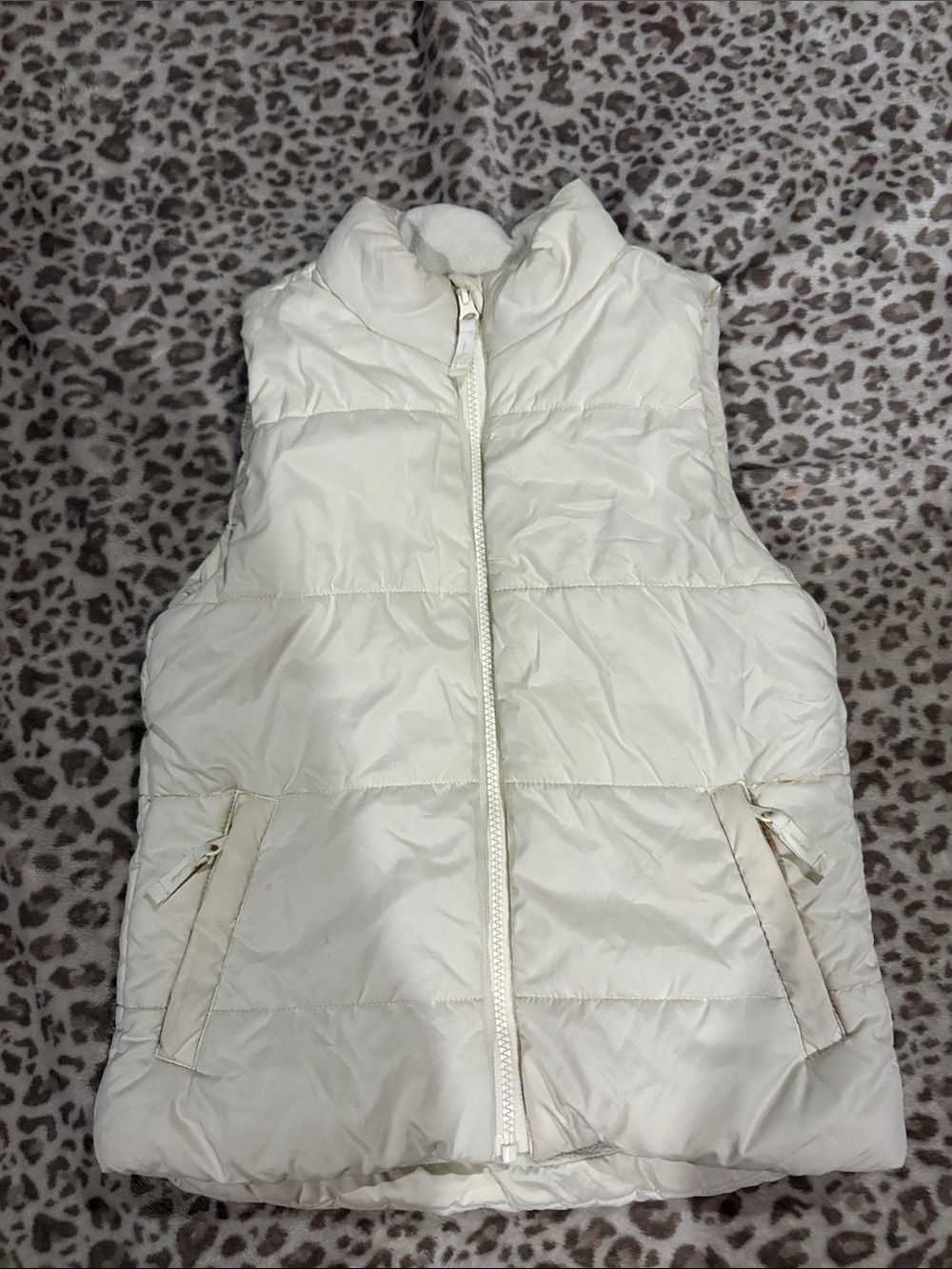 Amazon Essentials Cream Quilted Puffer Vest